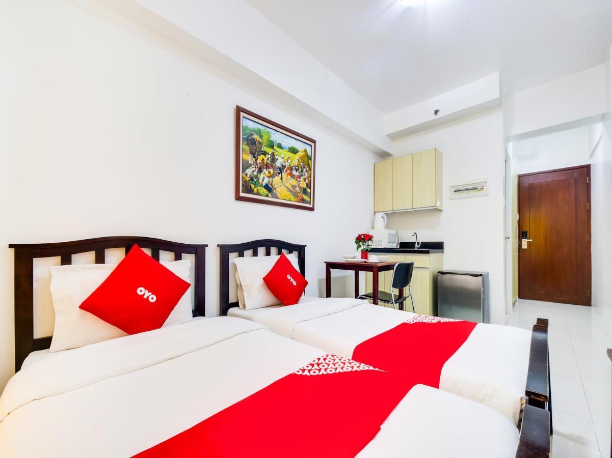 Oyo 893 Dian Suites Makati Manila Exteriör bild
