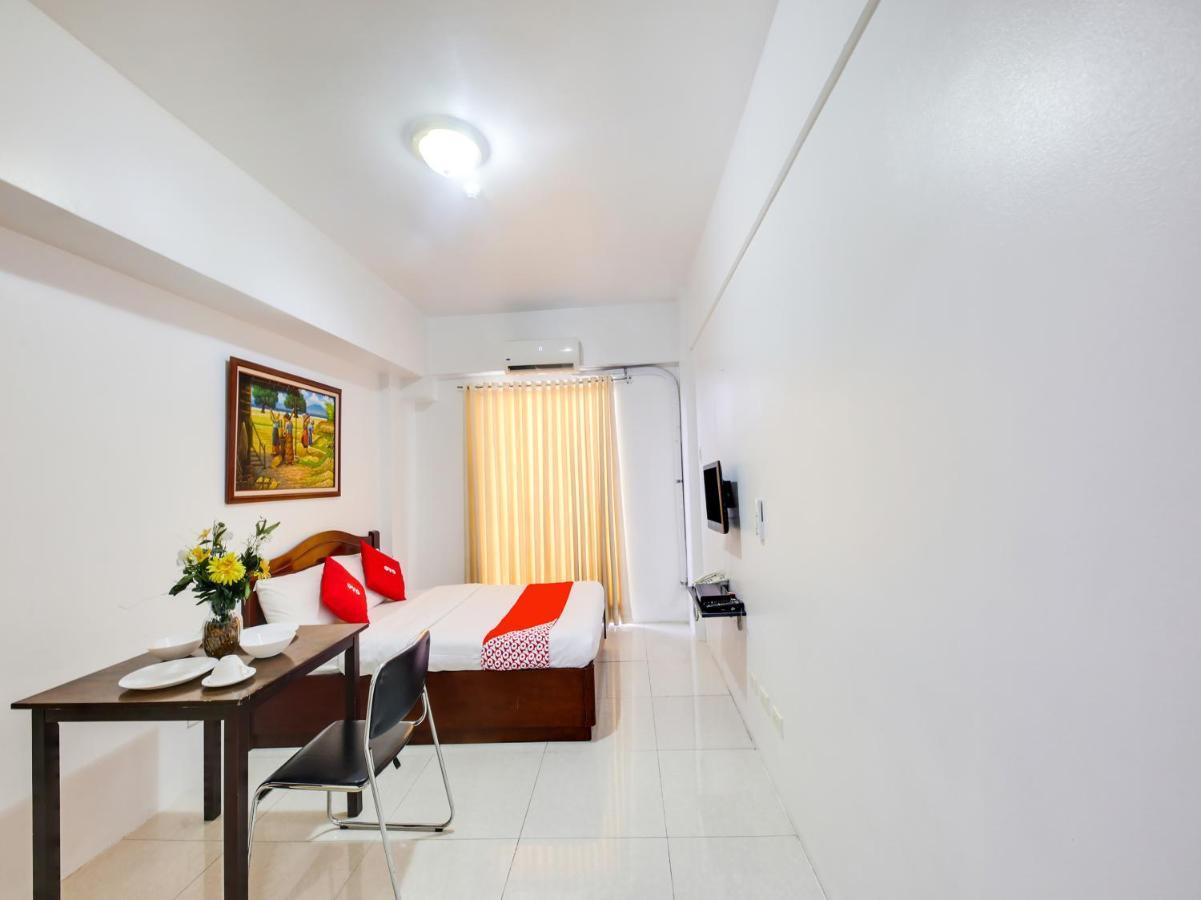 Oyo 893 Dian Suites Makati Manila Exteriör bild