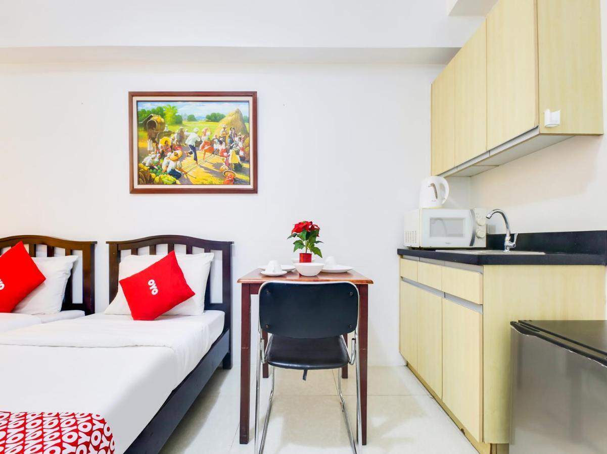 Oyo 893 Dian Suites Makati Manila Exteriör bild