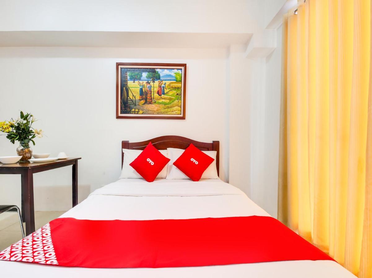 Oyo 893 Dian Suites Makati Manila Exteriör bild