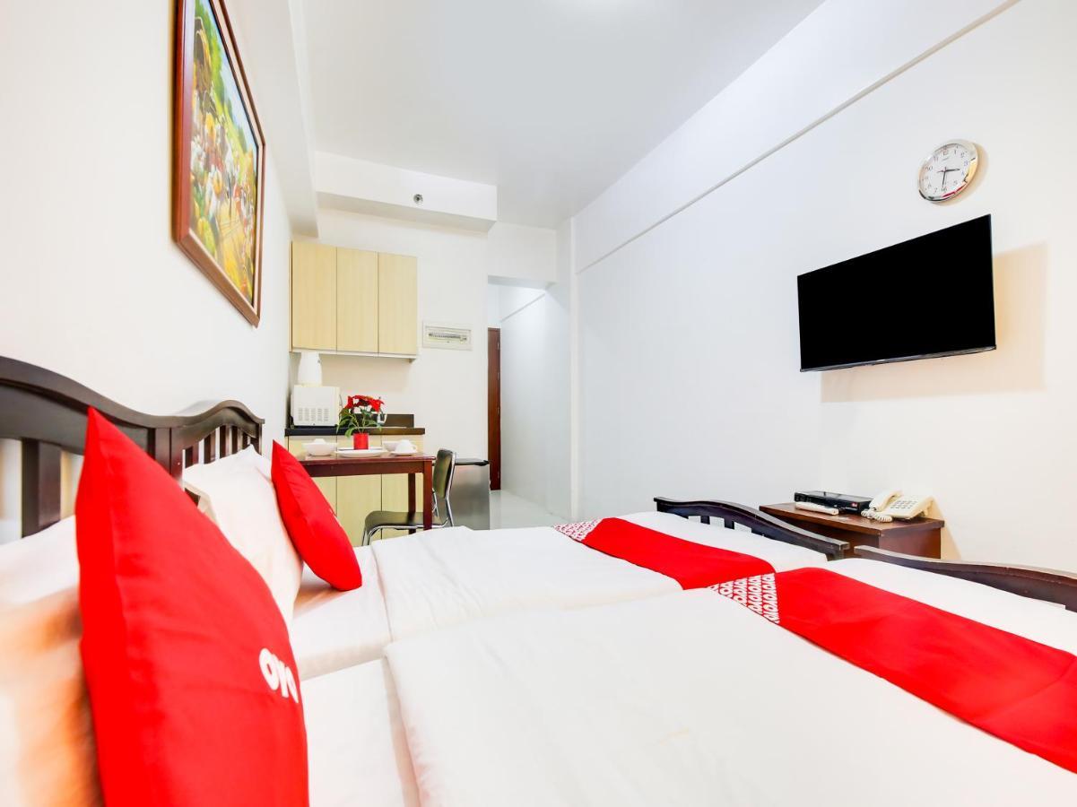 Oyo 893 Dian Suites Makati Manila Exteriör bild