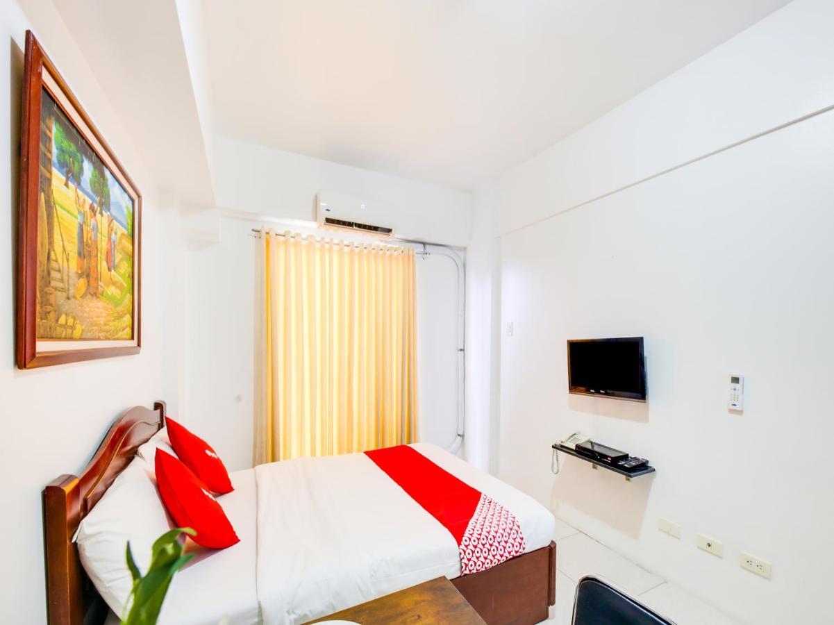 Oyo 893 Dian Suites Makati Manila Exteriör bild