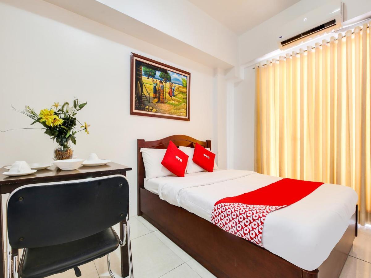 Oyo 893 Dian Suites Makati Manila Exteriör bild