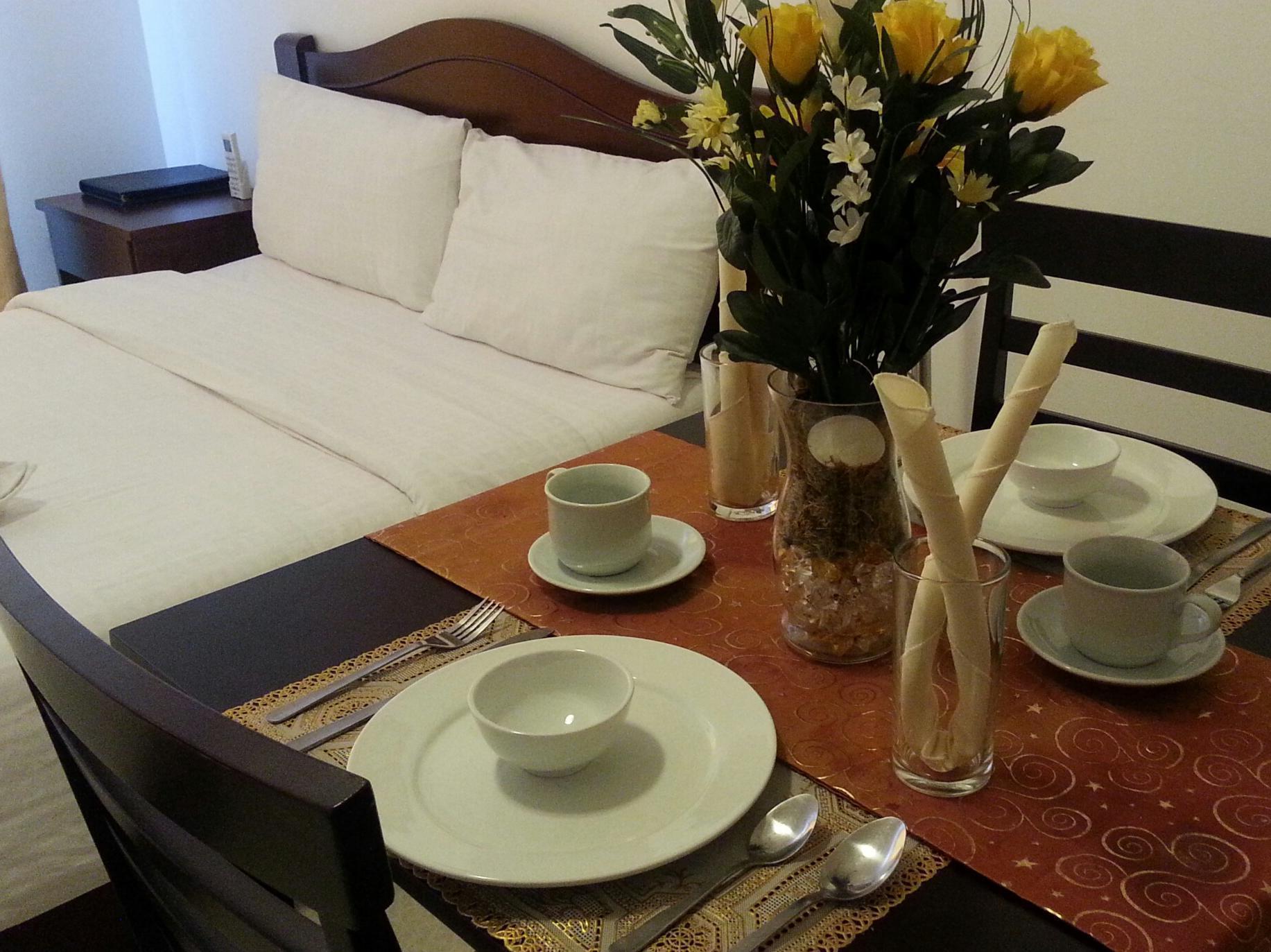 Oyo 893 Dian Suites Makati Manila Exteriör bild