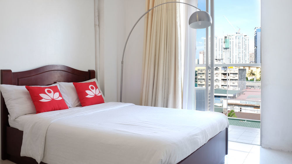 Oyo 893 Dian Suites Makati Manila Exteriör bild
