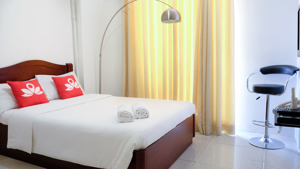 Oyo 893 Dian Suites Makati Manila Exteriör bild