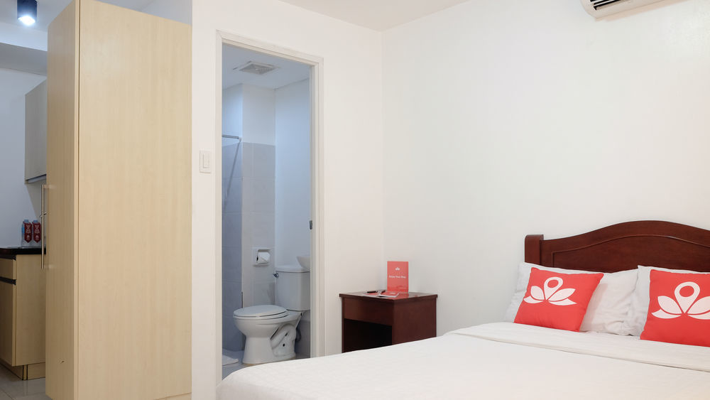 Oyo 893 Dian Suites Makati Manila Exteriör bild