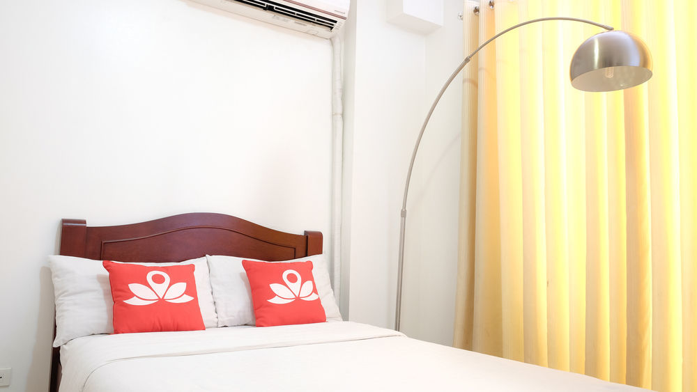 Oyo 893 Dian Suites Makati Manila Exteriör bild